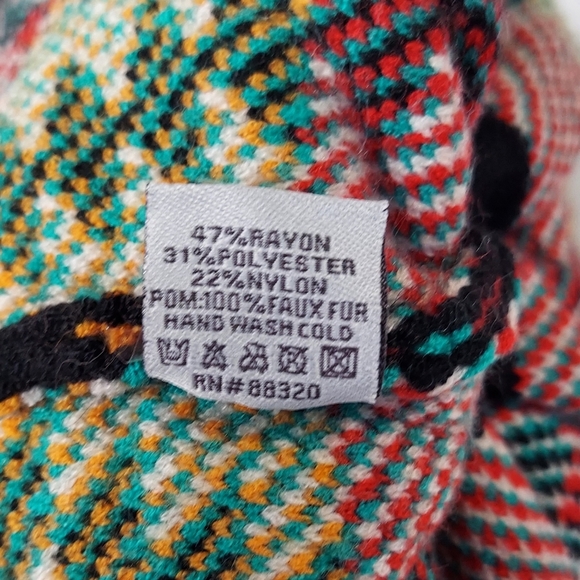 New Beanie Hat Womens Black Knit Hat Winter Beanie Warm Faux Fur Pompom - Picture 5 of 11